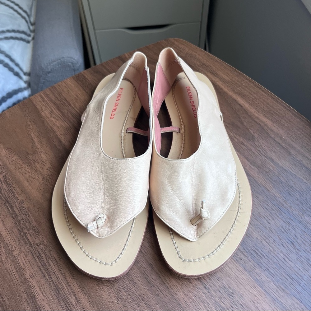 Eileen Shields Beige Leather Thong Sandals 8.5